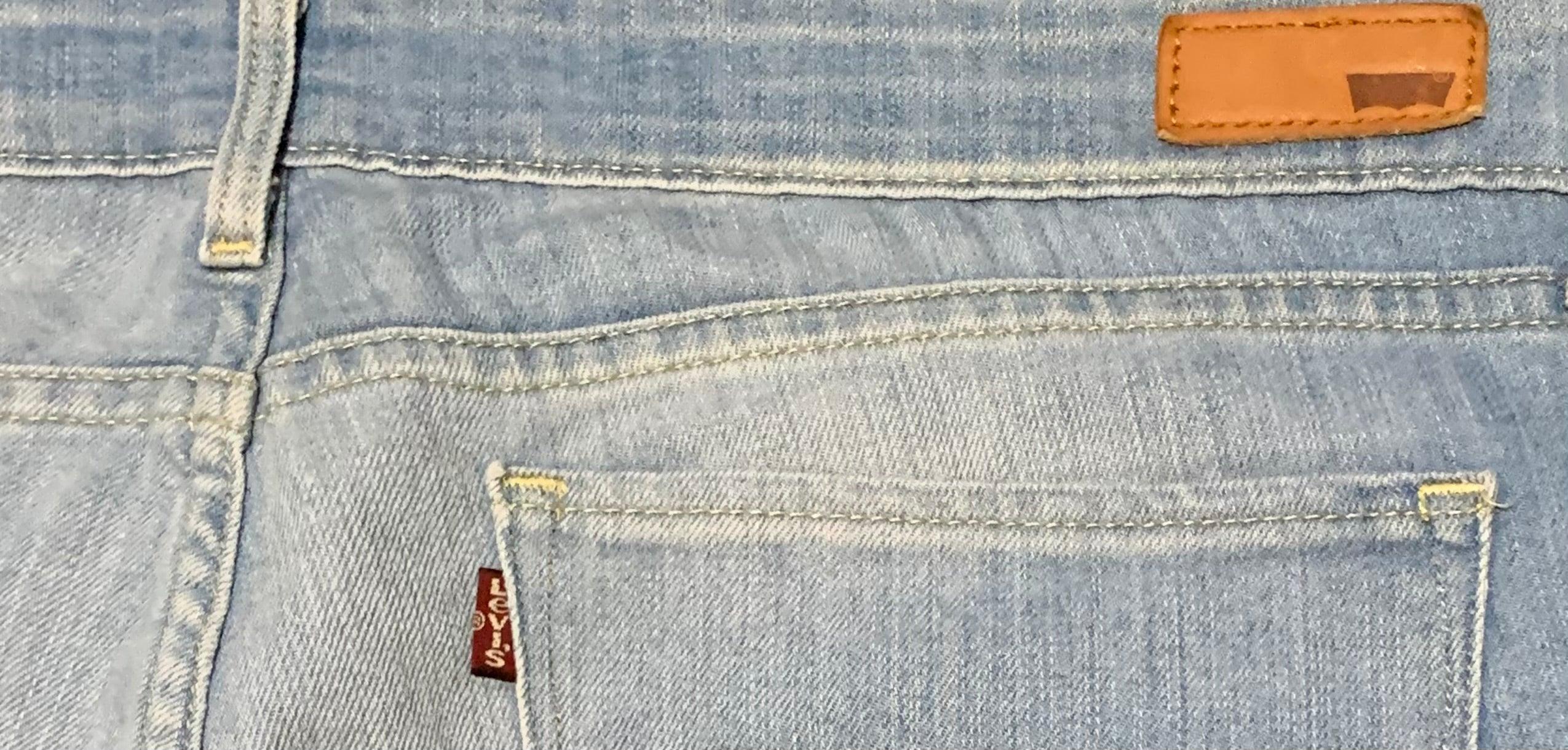 LEVI Jeans - Preloved - Size W32L34 - Rewearit Room